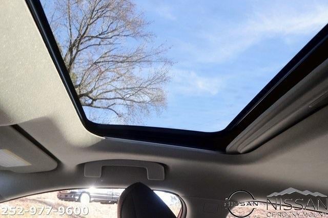 2025 Nissan Sentra SR CVT