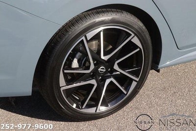 2025 Nissan Sentra SR CVT