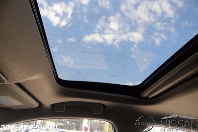 2025 Nissan Sentra SR CVT