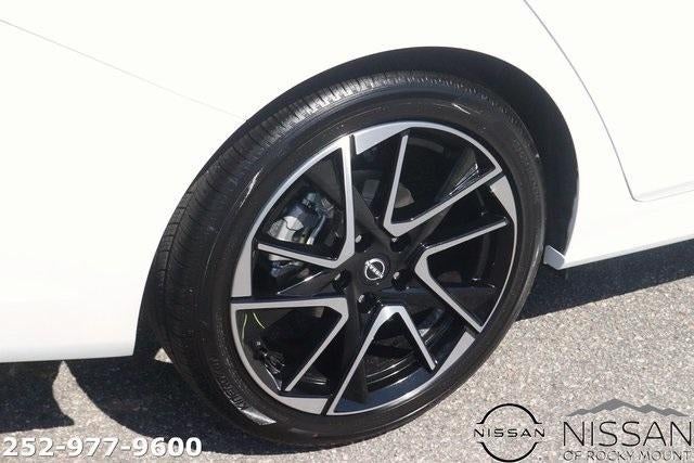 2025 Nissan Sentra SR CVT