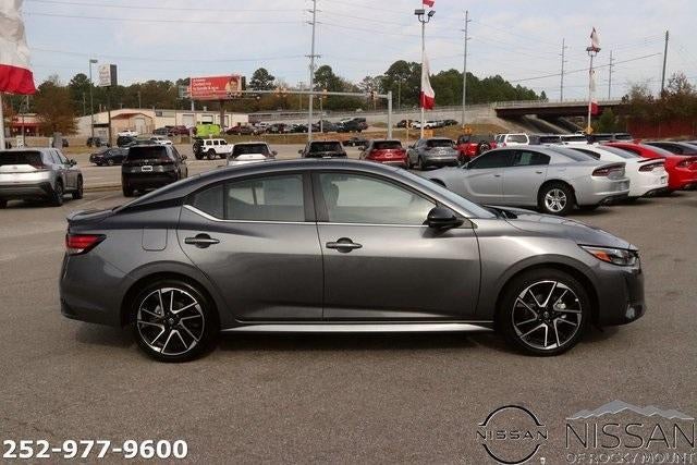 2025 Nissan Sentra SR CVT