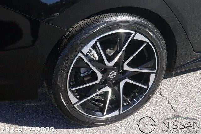 2025 Nissan Sentra SR CVT