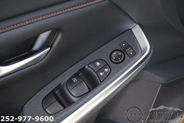 2025 Nissan Sentra SR CVT