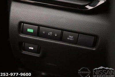 2025 Nissan Sentra SR CVT