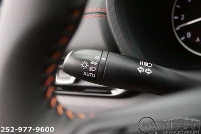 2025 Nissan Sentra SR CVT