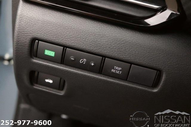 2025 Nissan Sentra SR CVT