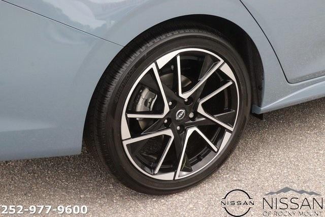 2025 Nissan Sentra SR CVT