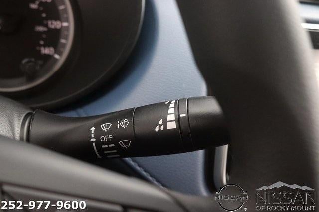 2025 Nissan Versa SV CVT