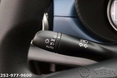 2025 Nissan Versa SV CVT