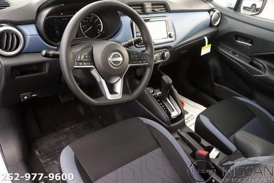 2025 Nissan Versa SV CVT