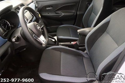 2025 Nissan Versa SV CVT