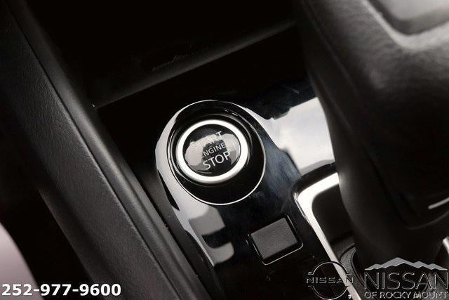 2025 Nissan Versa SV CVT