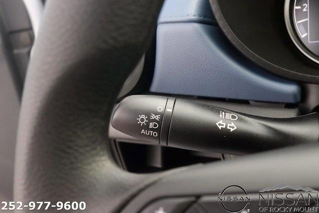 2025 Nissan Versa SV CVT