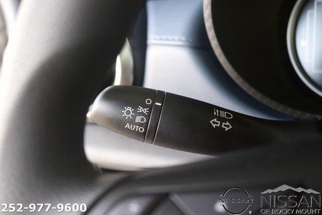 2025 Nissan Versa SV CVT