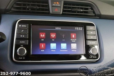 2025 Nissan Versa SV CVT