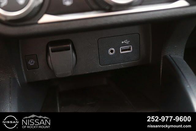 2025 Nissan Versa SV CVT