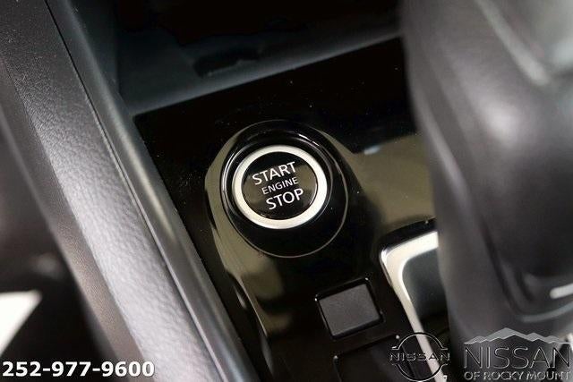 2025 Nissan Versa SV CVT