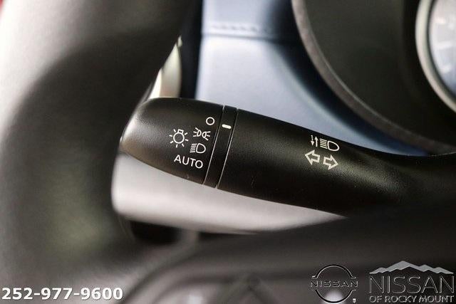 2025 Nissan Versa SV CVT