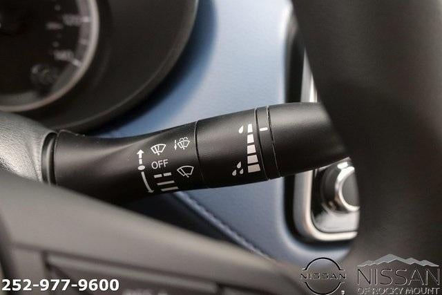 2025 Nissan Versa SV CVT