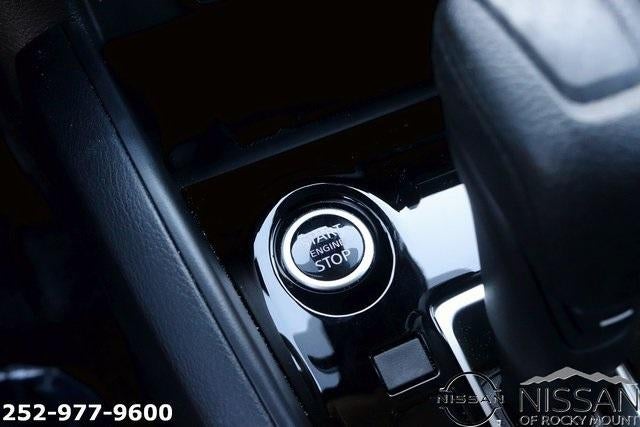 2025 Nissan Versa SV CVT