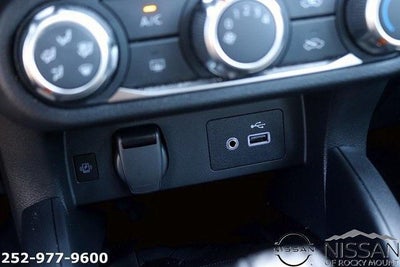 2025 Nissan Versa SV CVT