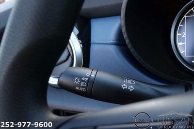 2025 Nissan Versa SV CVT