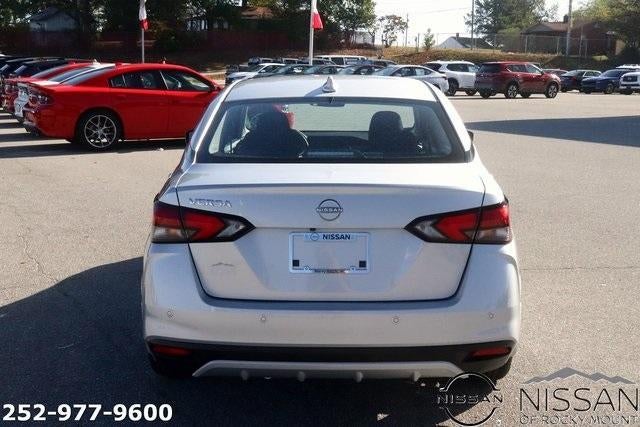 2025 Nissan Versa SV CVT