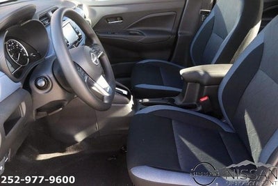 2025 Nissan Versa SV CVT