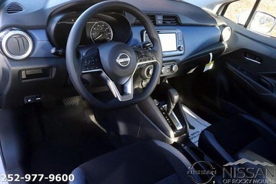 2025 Nissan Versa SV CVT