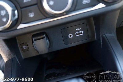 2025 Nissan Versa SV CVT