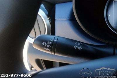 2025 Nissan Versa SV CVT