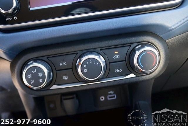 2025 Nissan Versa SV CVT