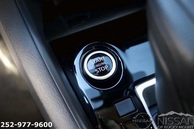 2025 Nissan Versa SV CVT