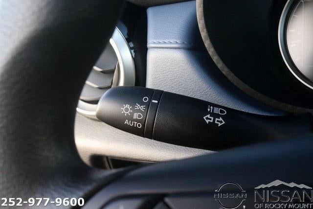 2025 Nissan Versa SV CVT