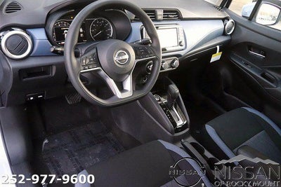 2025 Nissan Versa SV CVT