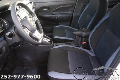 2025 Nissan Versa SV CVT