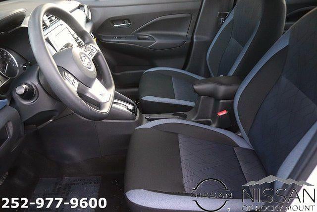 2025 Nissan Versa SV CVT