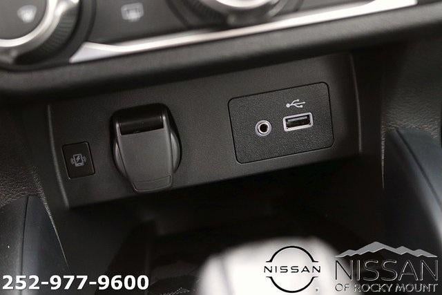 2025 Nissan Versa SV CVT