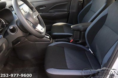 2025 Nissan Versa SV CVT