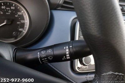 2025 Nissan Versa SV CVT