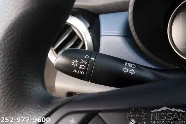 2025 Nissan Versa SV CVT