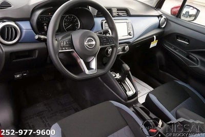 2025 Nissan Versa SV CVT