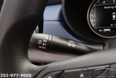 2025 Nissan Versa SV CVT