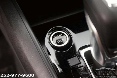 2025 Nissan Versa SR CVT