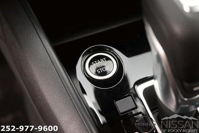 2025 Nissan Versa SR CVT