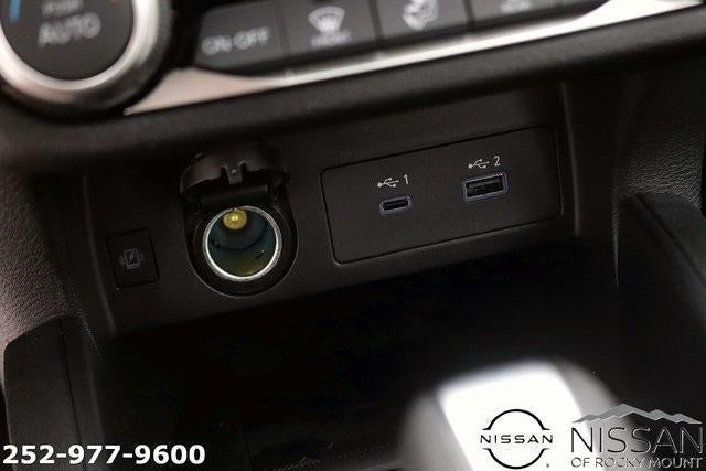 2025 Nissan Versa SR CVT