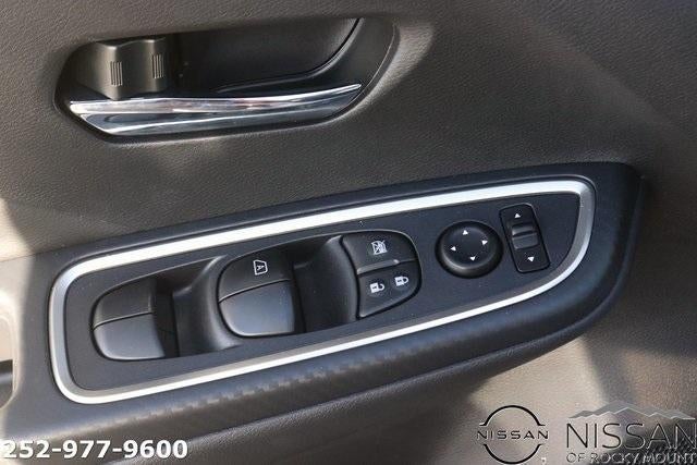 2025 Nissan Versa SR CVT