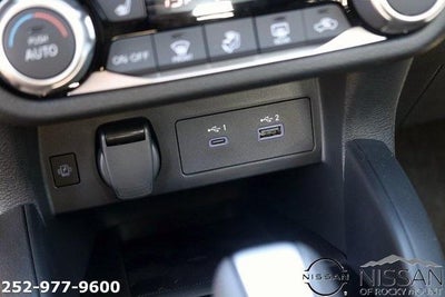 2025 Nissan Versa SR CVT