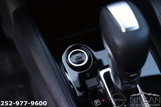 2025 Nissan Versa SR CVT