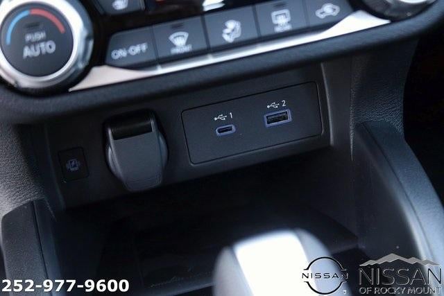 2025 Nissan Versa SR CVT